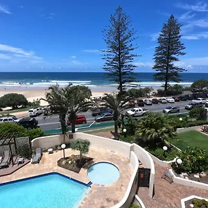 https://coolum-caprice.hotelssunshinecoast.net